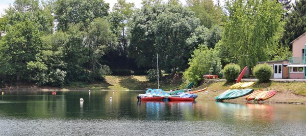 Le lac de Pont-de-Salars (Aveyron)