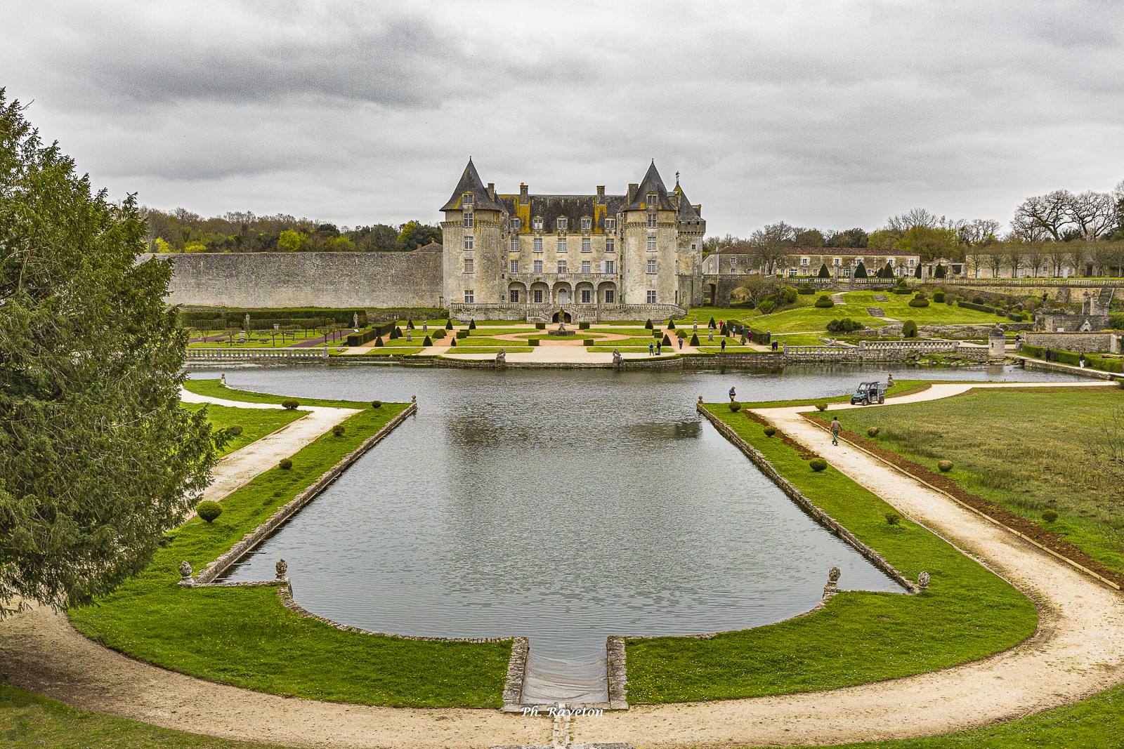 Le Château De La Roche Courbon (Charente Maritime)